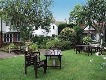 The Tudor Court Hotel โซลิฮัล ภายนอก รูปภาพ