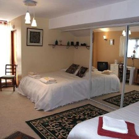 The Tudor Court Hotel โซลิฮัล ห้อง รูปภาพ